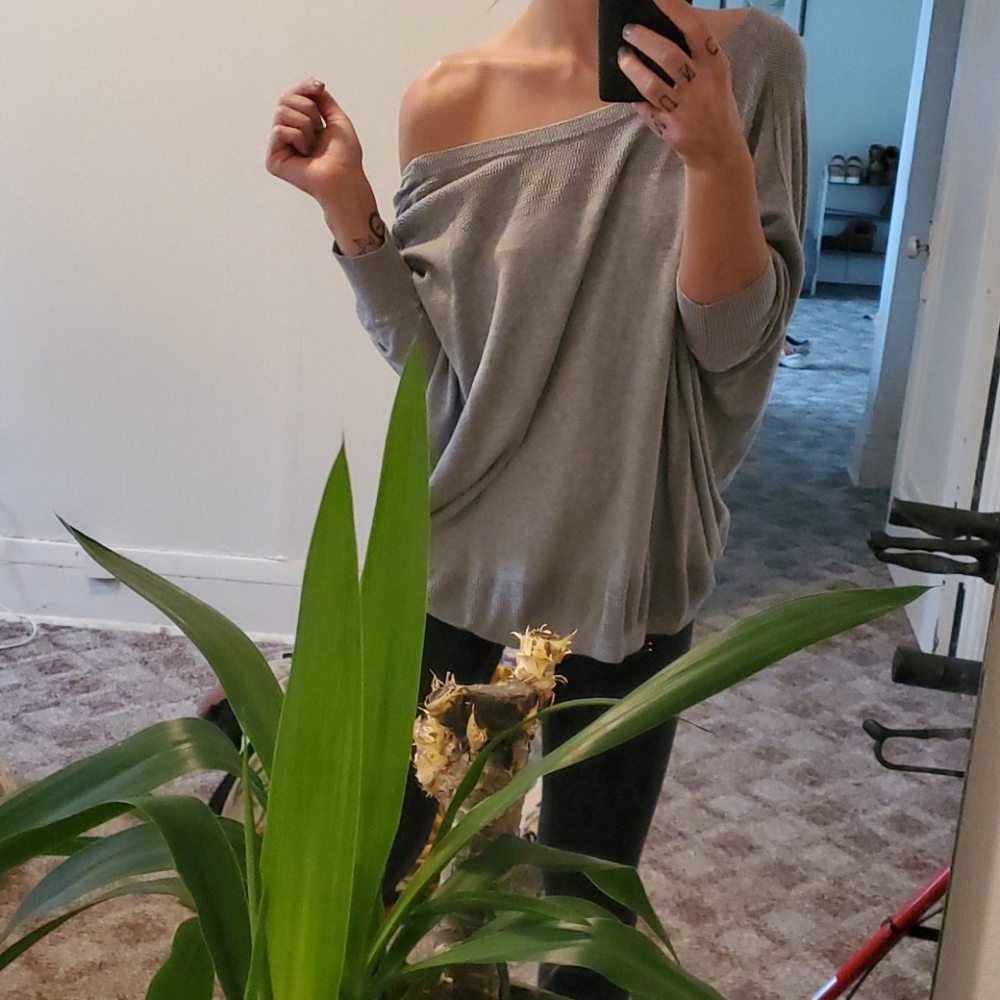 Top - Picture 2 of 3